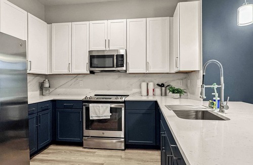 Deep Ellum Apartment | Luxury 2BD | Deep Ellum | Free Parking | Pool+Gym