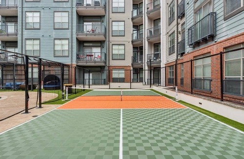 Deep Ellum Apartment | Luxury 2BD | Deep Ellum | Free Parking | Pool+Gym