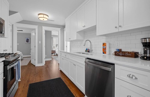 Hillcrest Apartment | Luxury 2bd Hillcrest Retreat!