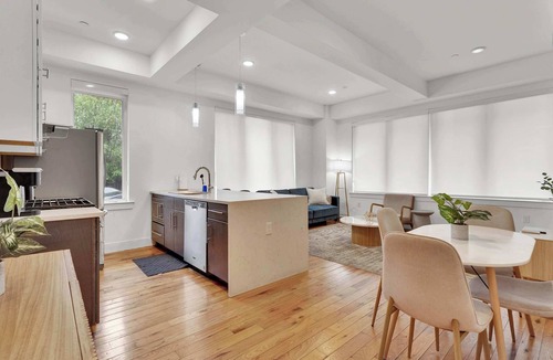 Olde Kensington Apartment | Luxury 2BD | Sleeps 8 | Northern Liberties
