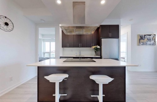 Humber Bay Condo | Luxury 2BDR Private Condo in Lakeshore Toronto