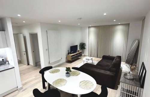 Docklands Apartment | Luxury 2Bed 2bath with Balcony