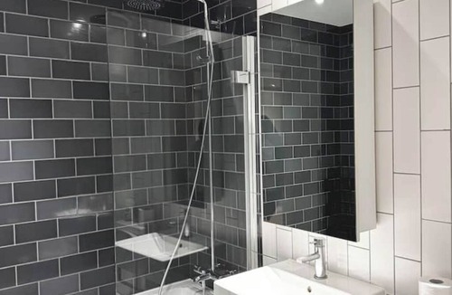 Docklands Apartment | Luxury 2Bed 2bath with Balcony