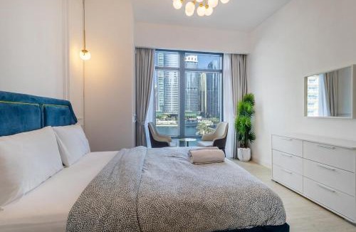 Jumeirah Lake Towers Apartment | Luxury 2BHK Stunning Skyline Lakeview in JLT 401