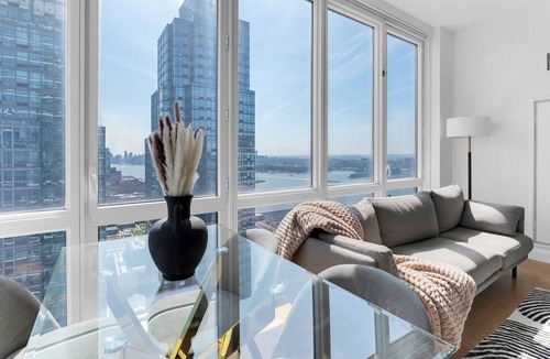 Hell's Kitchen Apartment | Luxury 2BR/2BA Apartment with Stunning NYC Skyline Views