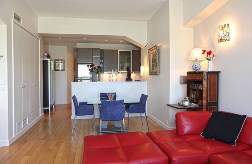 Champs-Elysees Apartment | Luxury 2BR/2BA/Champs-Élysées/Montaigne/Superb Views/Central Air/MOBILITY RENTAL