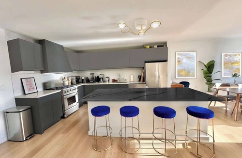 Hoboken Apartment | Luxury 2BR/2BA- Elevator- Gym- 15 min to NYC