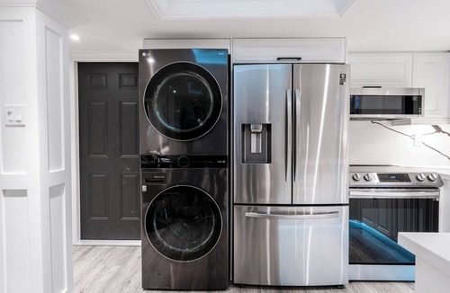 Ajax Apartment | Luxury 2BR/2BA Modern B Apartment in Ajax, Toronto
