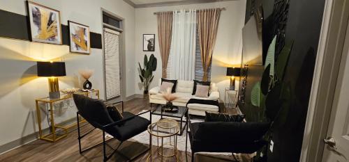 Lindbergh Apartment | Luxury 2br Apartment (Buckhead)