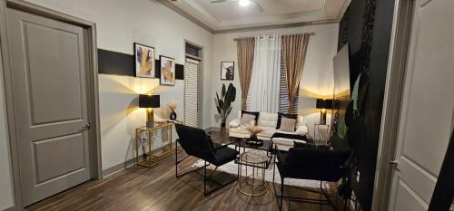 Lindbergh Apartment | Luxury 2br Apartment (Buckhead)