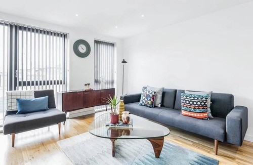 Aldgate Apartment | Luxury 2BR Apartment Central London