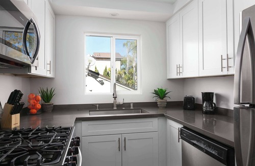 Citrus Grove Apartment | Luxury 2BR Apartment Great Area with Parking