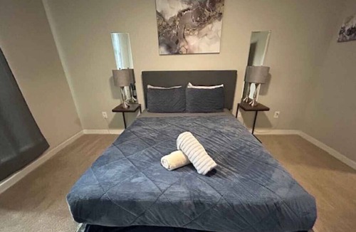 The Colony Apartment | Luxury 2BR Apt by Grandscape
