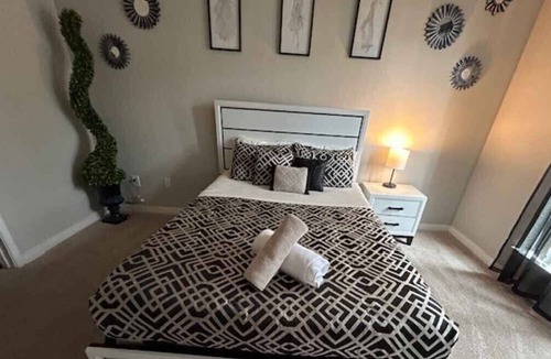 The Colony Apartment | Luxury 2BR Apt by Grandscape