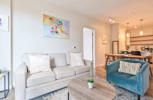 Cambridgeport Apartment | Luxury 2BR Apt Near Kendall Sq