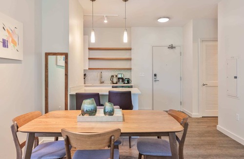 Cambridgeport Apartment | Luxury 2BR Apt Near Kendall Sq