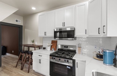 Benton Park House | Luxury 2BR Bi-Level Loft in Historic Benton Park