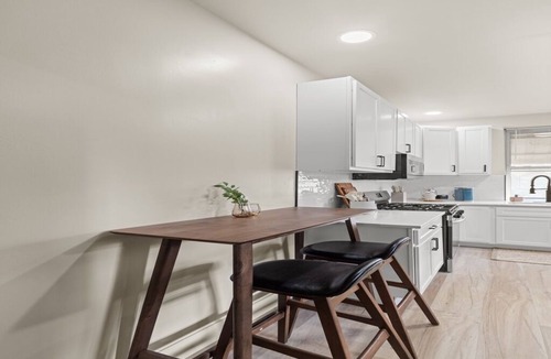 Benton Park House | Luxury 2BR Bi-Level Loft in Historic Benton Park