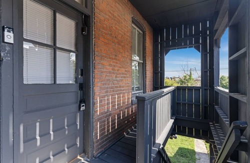 Benton Park House | Luxury 2BR Bi-Level Loft in Historic Benton Park