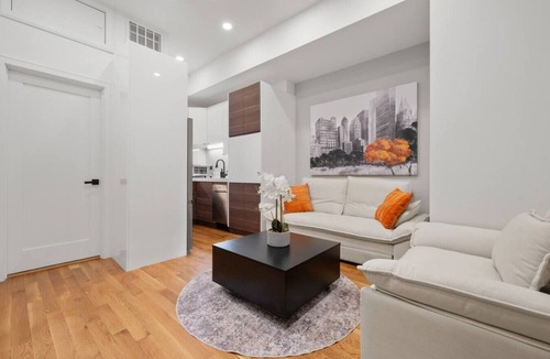 Fenway–Kenmore Apartment | Luxury 2BR: Chic Boston Stay for 6 | Suite 4