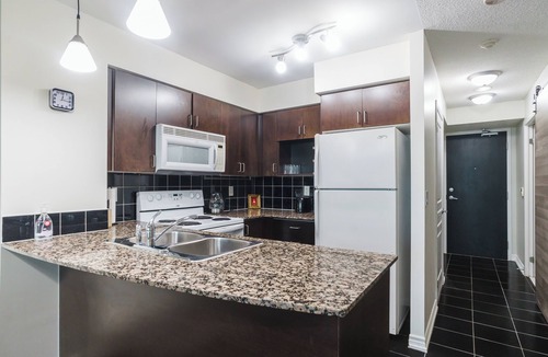 Church and Wellesley Condo | Luxury 2BR Condo in Downton, Steps to Subway