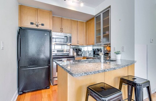 Bloor-Yorkville Condo | Luxury 2BR Condo in Yorkville with Parking!