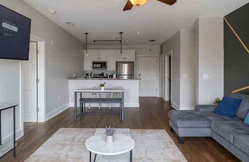Glen Iris Apartment | 🏙Luxury 2BR Condo | Steps from UAB Campus 05