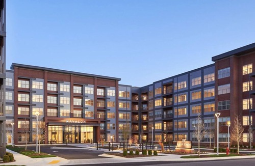 Owings Mills Condo | LUXURY 2BR CONDO W/POOL