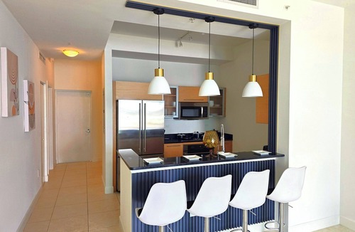 Fort Myers Apartment | Luxury 2BR in Downtown Fort Myers Pool & Terrace