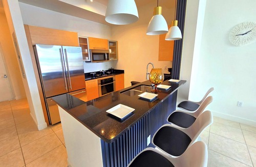 Fort Myers Apartment | Luxury 2BR in Downtown Fort Myers Pool & Terrace