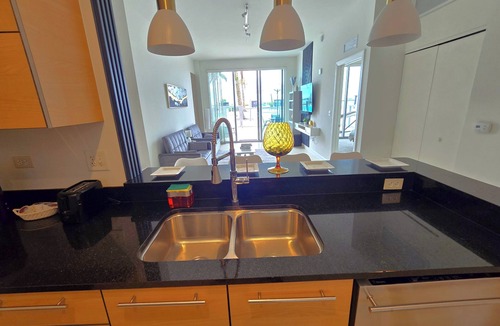 Fort Myers Apartment | Luxury 2BR in Downtown Fort Myers Pool & Terrace