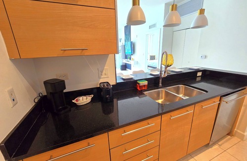 Fort Myers Apartment | Luxury 2BR in Downtown Fort Myers Pool & Terrace