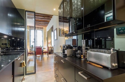 Les Halles Apartment | Luxury 2BR Louvre Apartment AC Elevator Heart of Paris 1st Arr.