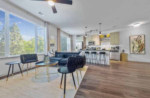 Downtown Decatur Apartment | Luxury 2BR Near Decatur Square | Pool & Rooftop Access