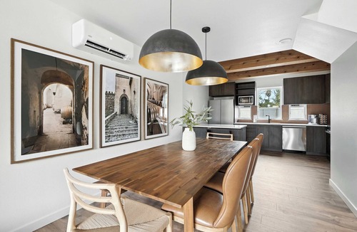 Kerns Condo | Luxury 2BR New Spanish Townhome Fast WiFi AC