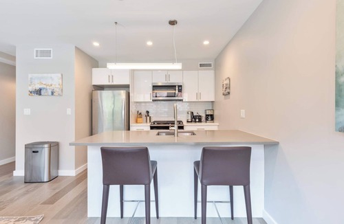 North End Apartment | Luxury 2BR North End Retreat