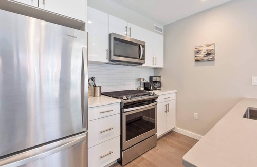 North End Apartment | Luxury 2BR North End Retreat