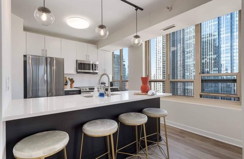 Rush and Division Apartment | Luxury 2BR on Michigan Ave with Private Balcony