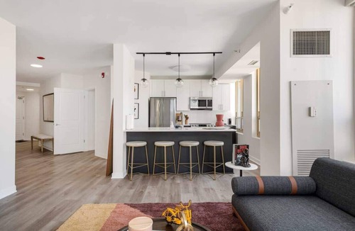 Rush and Division Apartment | Luxury 2BR on Michigan Ave with Private Balcony