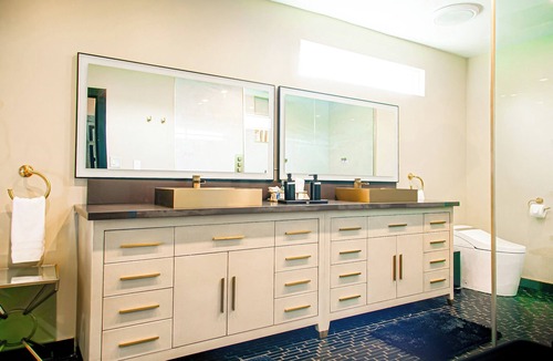 Ladera Heights House | Luxury 3+3 with Car + Chef Option