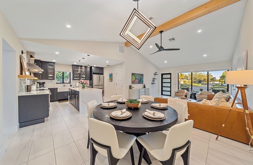Arlington Park House | Luxury 3/3 with Heated Pool, Spa, & Putting Green!