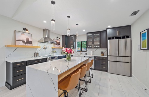 Arlington Park House | Luxury 3/3 with Heated Pool, Spa, & Putting Green!
