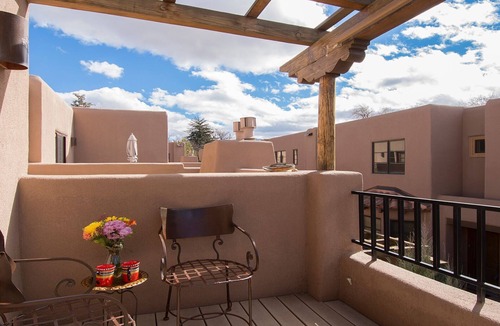 Downtown Santa Fe House | Luxury 3-bdr, 3-bath condo 3 blocks from Plaza downtown with underground parking