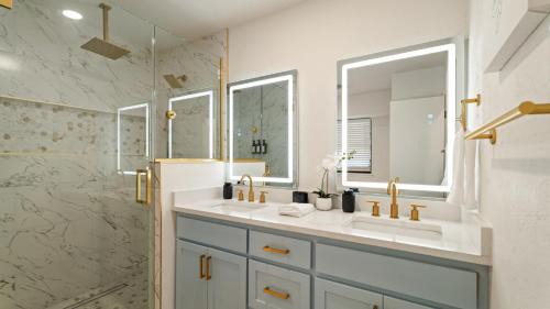 Edmond House | Luxury 3 BDR Edmond, Fuseball, Pac-Man, Sleeps 9