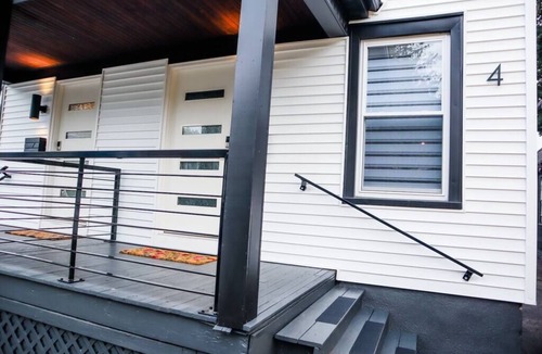 Rochester House | *Luxury 3 Bed 2.5 Bath/Prime Park Ave. Location*