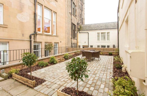 Kelvinbridge Apartment | Luxury 3 bed Apt in Prestigious Park District