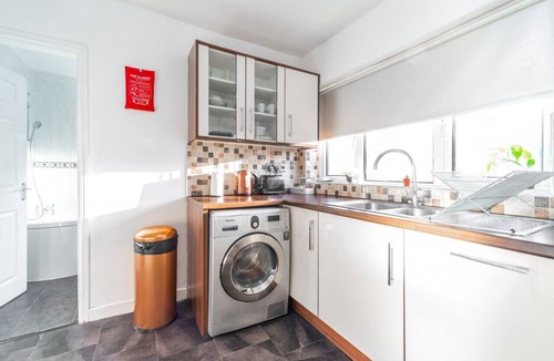 Acocks Green House | Luxury 3 Bed House - Garden - Parking