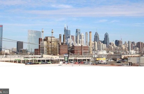 South Philadelphia House | Luxury 3 bed near PENN / CHOP with skyline view!