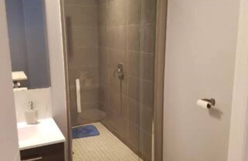 Oakwood Village Apartment | Luxury 3 Bedroom Apartment Downtown Toronto!