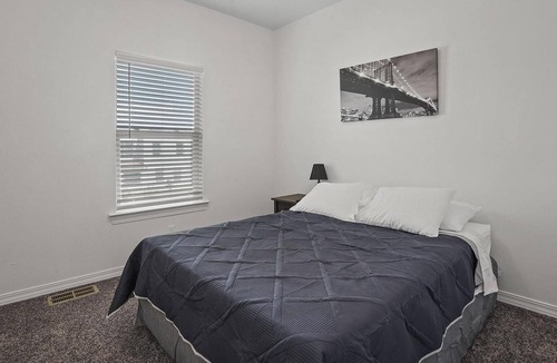 Chamberino House | Luxury 3 bedroom duplex with 2 car garage